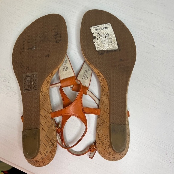Micheal Kors Orange Leather and Cork Wedge Thong Sandal 9.5 - Picture 3 of 11